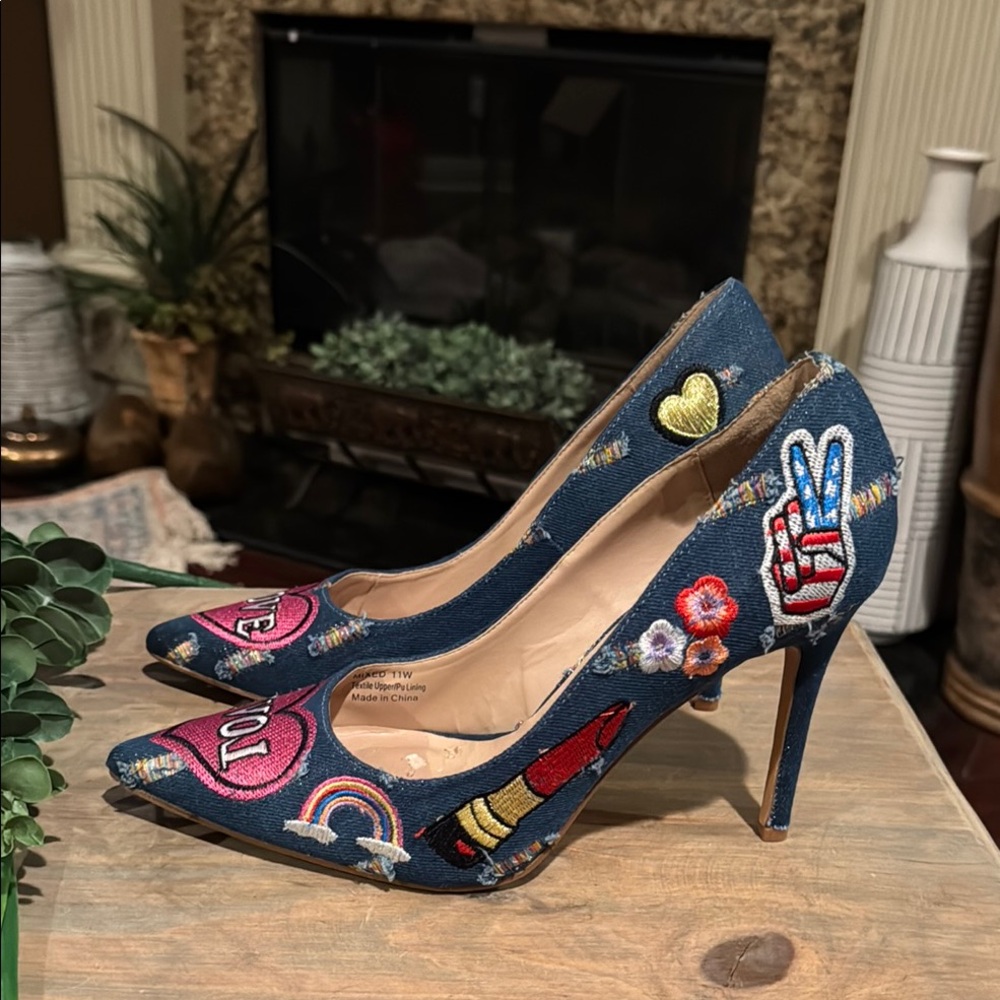 Penny Loves Kenny Denim Mixed Match Pump. Womens Size 11W.